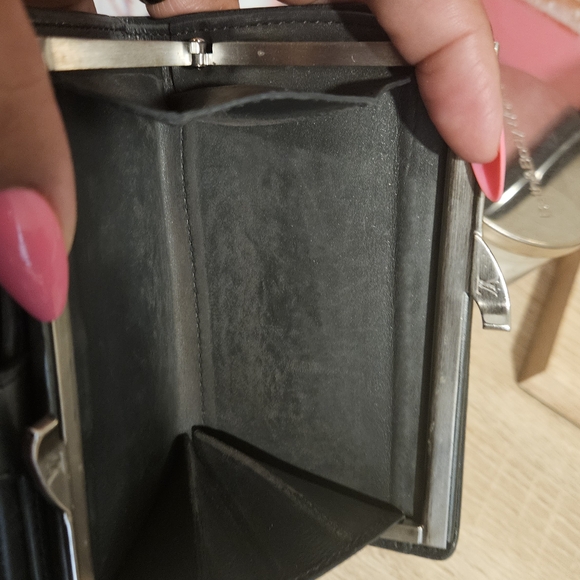 Louis Vuitton Vernis Viennois MV Gris AD Clasp Bifold Wallet - Picture 8 of 15